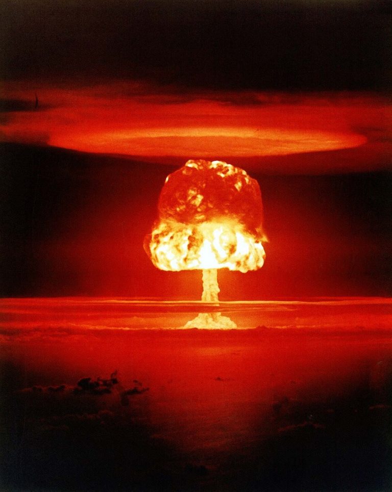 atomic bomb, mushroom cloud, explosion-1011738.jpg